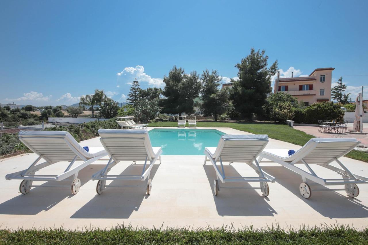 Villa Dyria Exclusive Swimming Pool Монополи Екстериор снимка